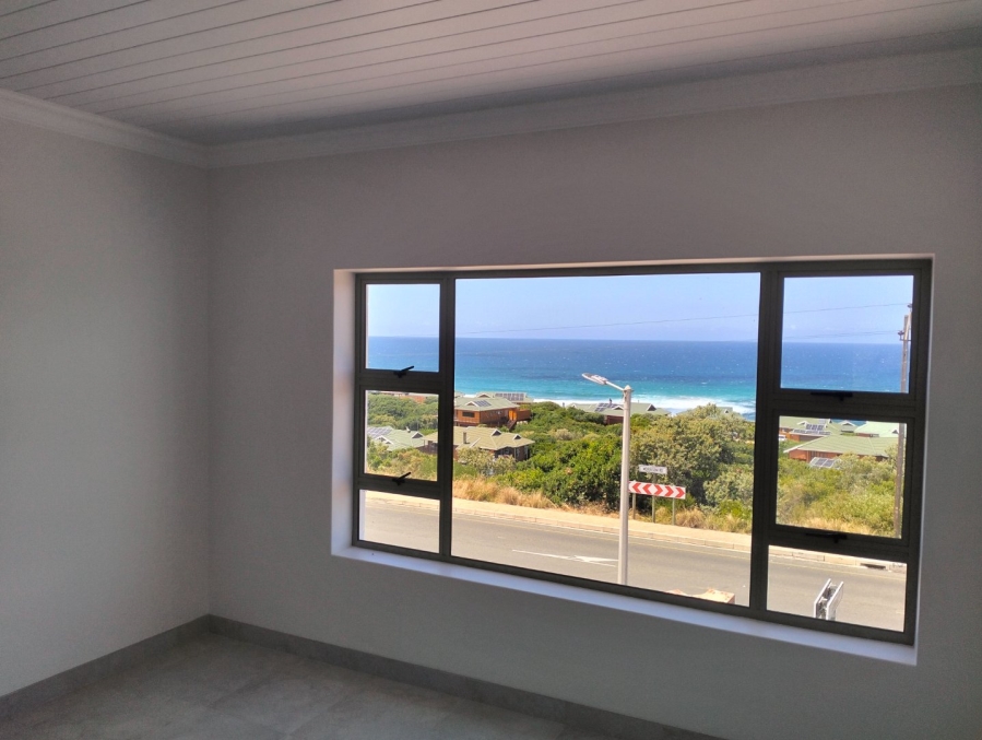 To Let 3 Bedroom Property for Rent in Pienaarstrand Western Cape